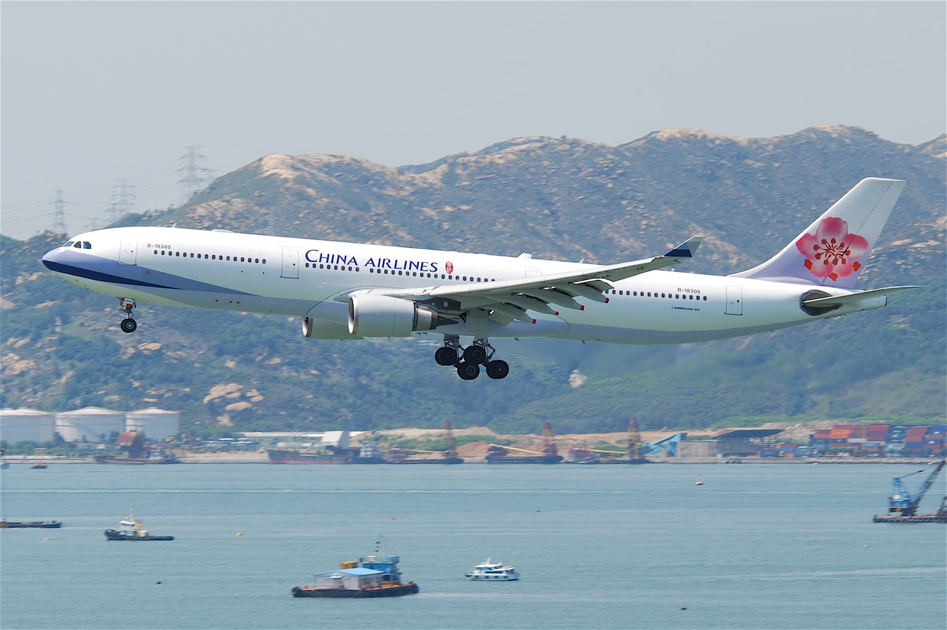 china_airlines_airbus_a330-300_b-18305hkg04-08-2011_615rh_6207493115