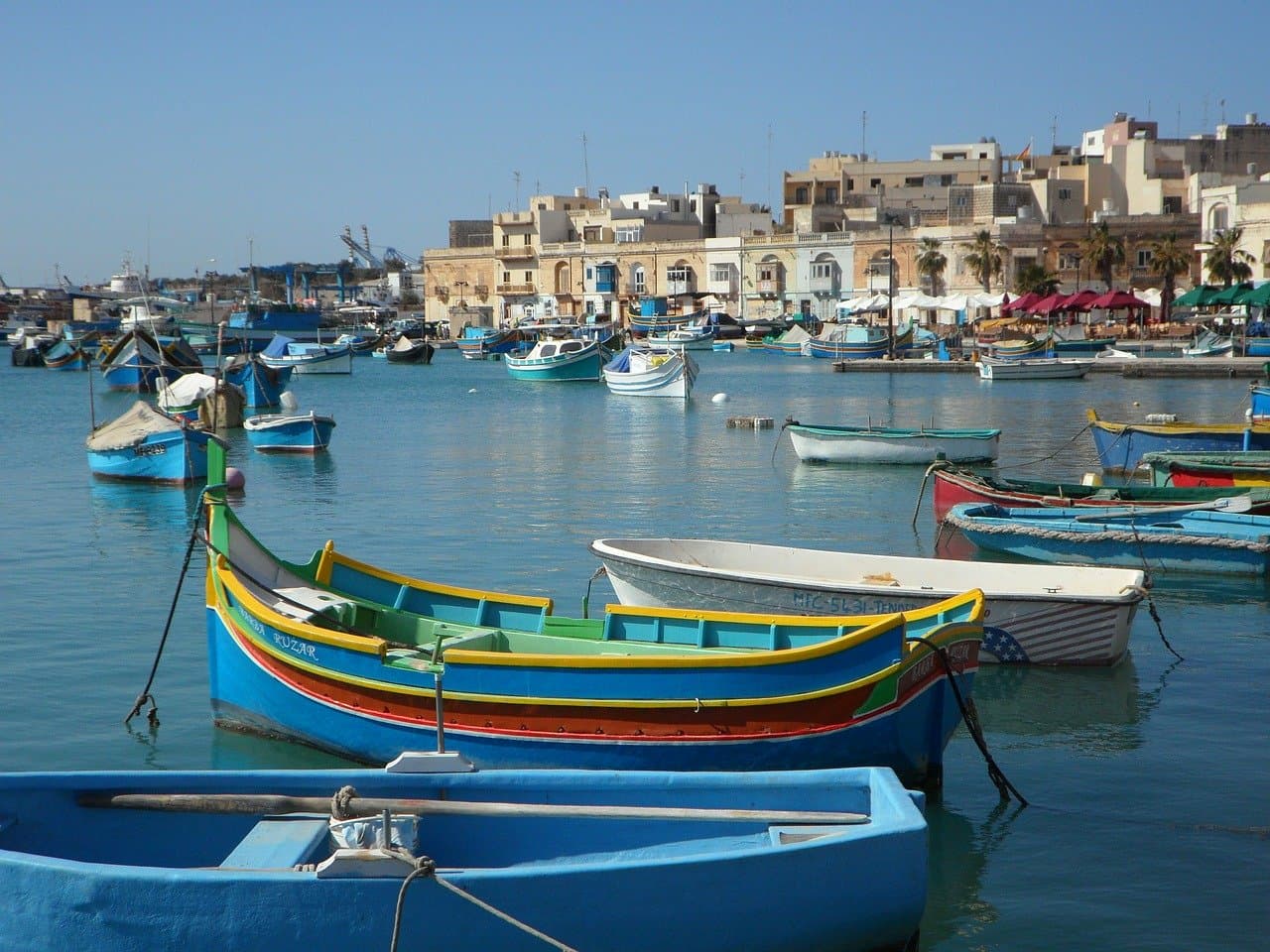 fishing-village-128519_1280