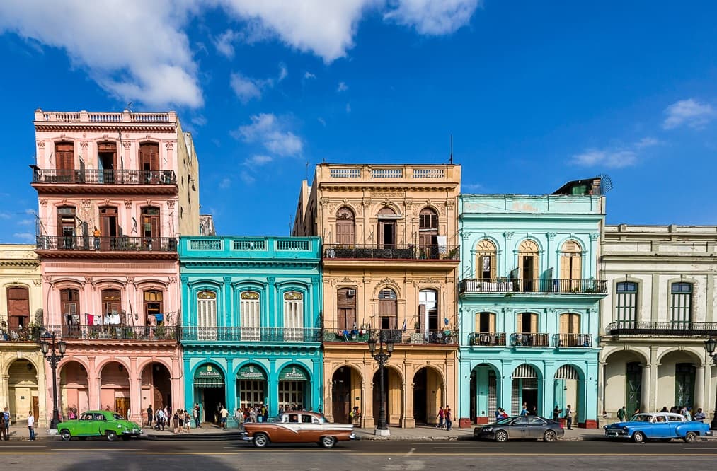 Cuba : Air Canada suspend ses vols, les voyagistes français dans l'expectative