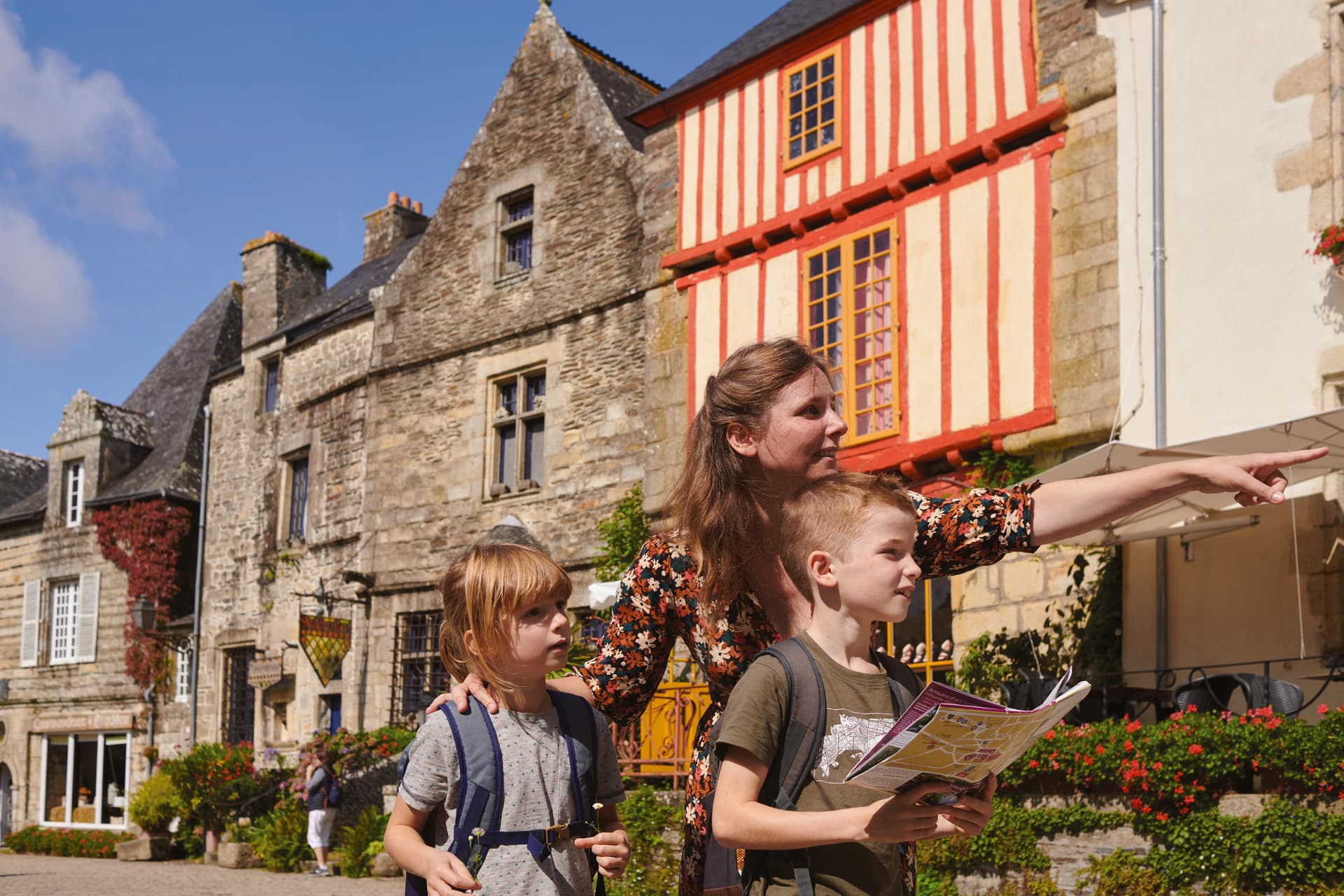 Visite Rochefort en Terre par touristes © Rudy Burbant