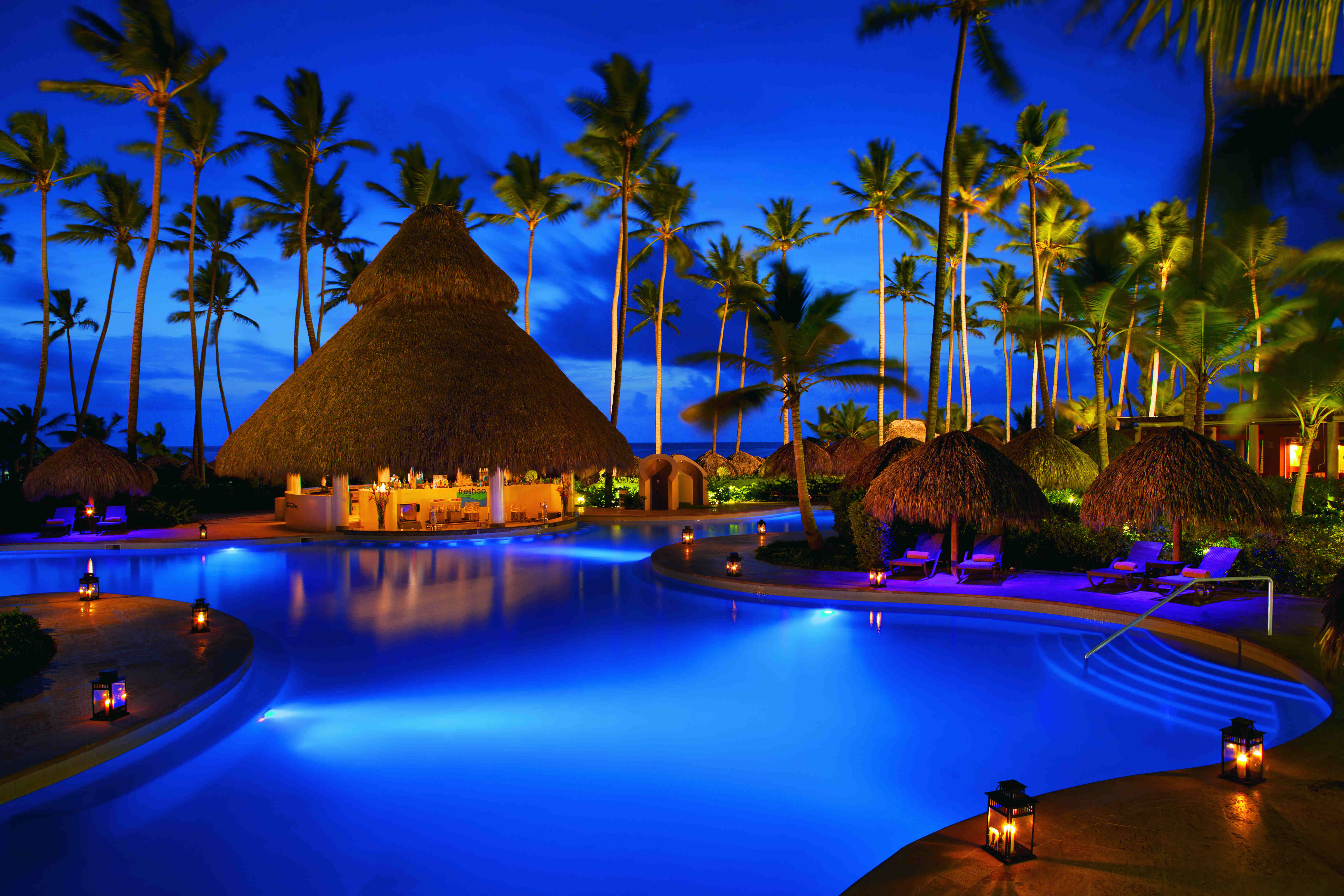 Secrets AmResorts Secrets Royal Beach Punta Cana Poolbar