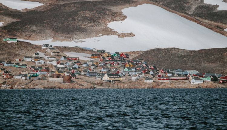 Groenland village mer