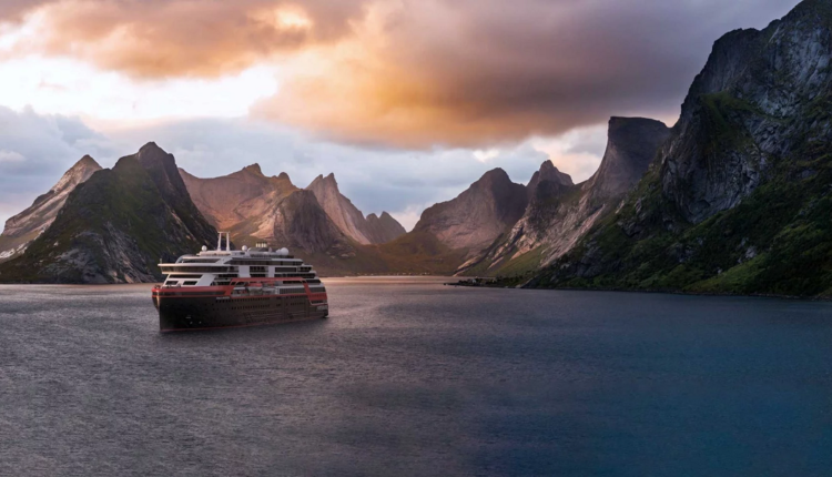 Bateau de la compagnie Hurtigruten