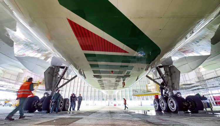 Alitalia : les syndicats dénoncent “un risque d’euthanasie” de la compagnie