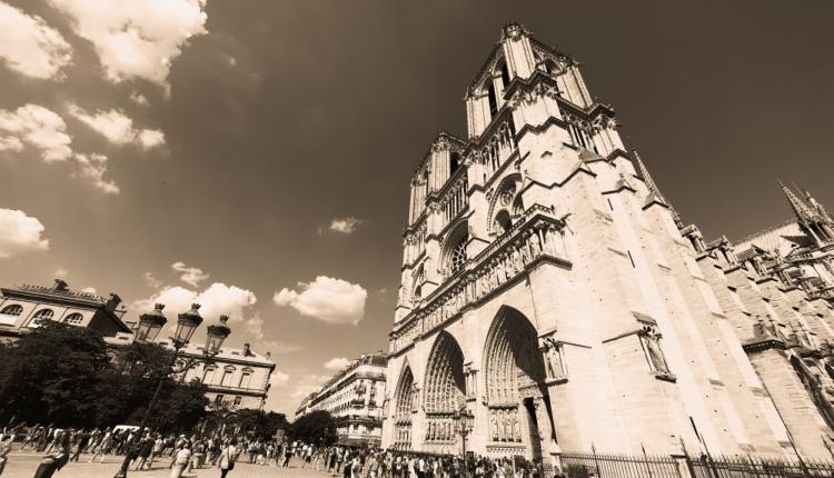 Notre-Dame : une cathédrale "éphémère" sera construite sur le parvis