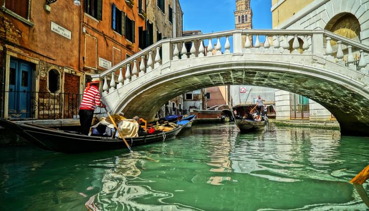 Surtourisme : le maire de Venise appelle l’Unesco au secours
