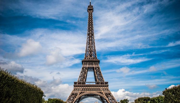 France : l’objectif de 100 millions de touristes étrangers repoussé à 2022