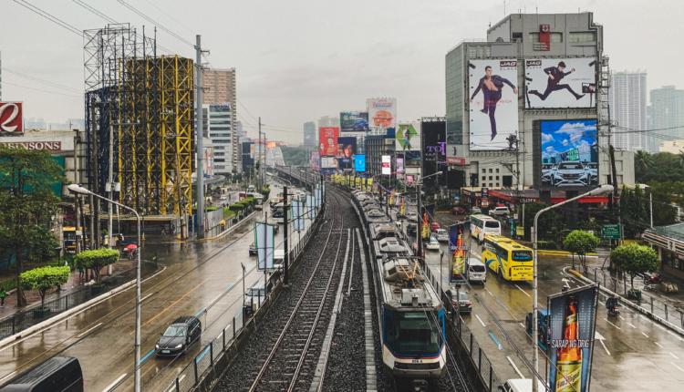 Philippines : l'aéroport de Manille fermé à cause du typhon Kammuri