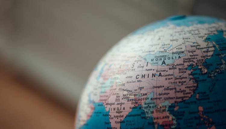 Epidémie de coronavirus : la France déconseille désormais les voyages en Chine