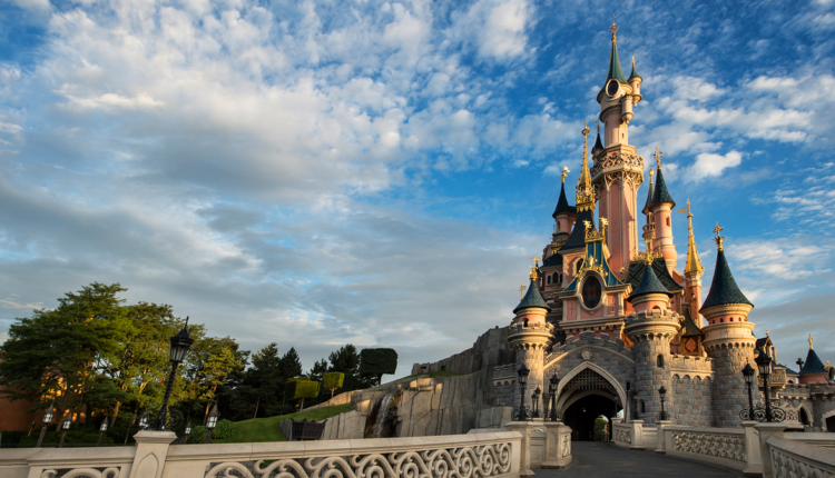 Disneyland Paris ferme ses portes jusqu’à la fin du mois