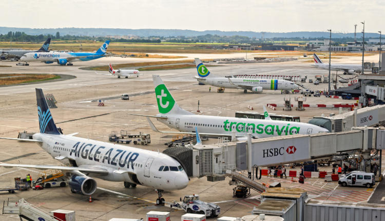 Aérien : l'aéroport de Beauvais ferme aujourd'hui, celui d'Orly le 31 mars