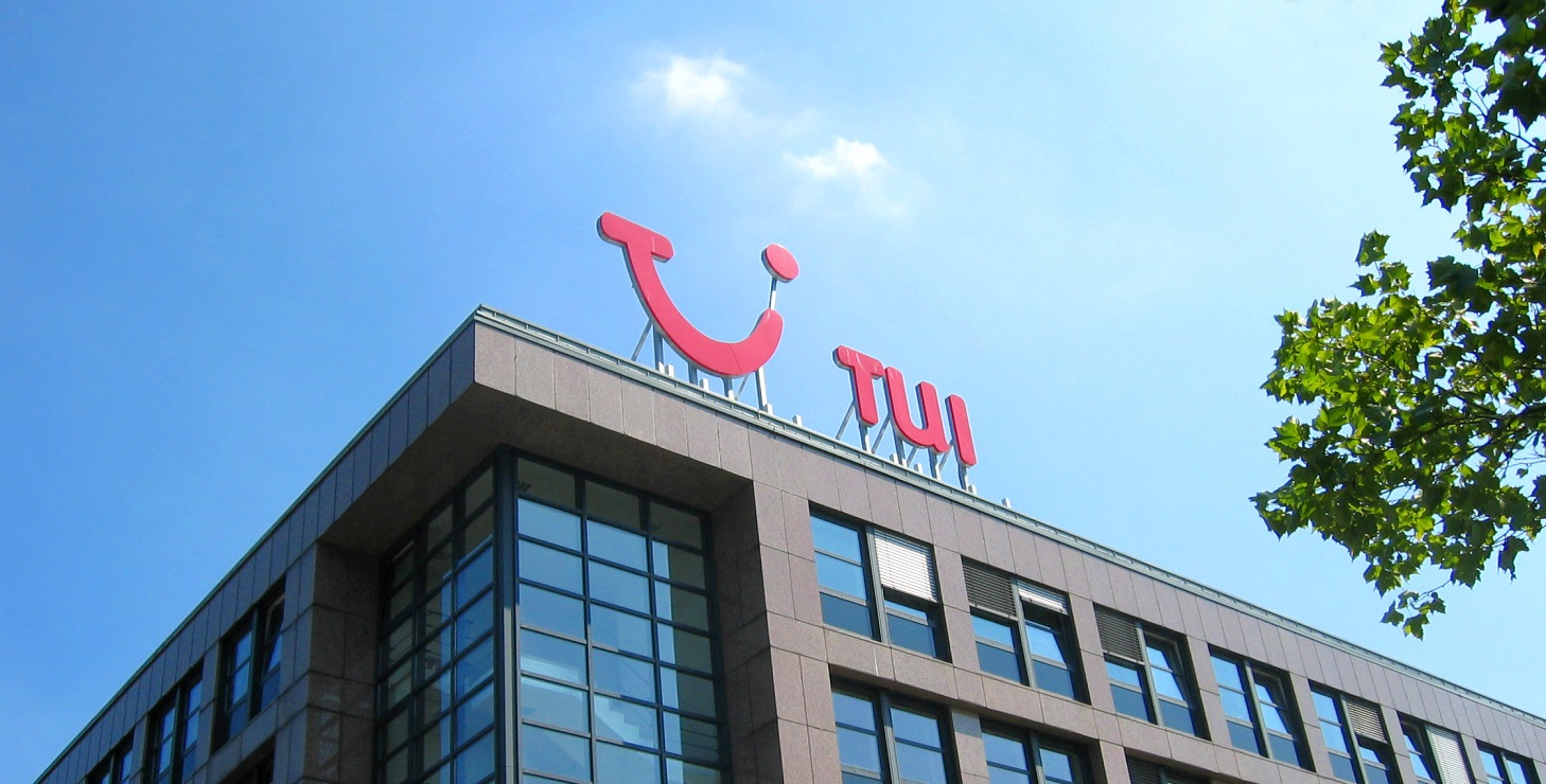 Die TUI Group hat im ersten Quartal fast 700 Millionen Euro verloren