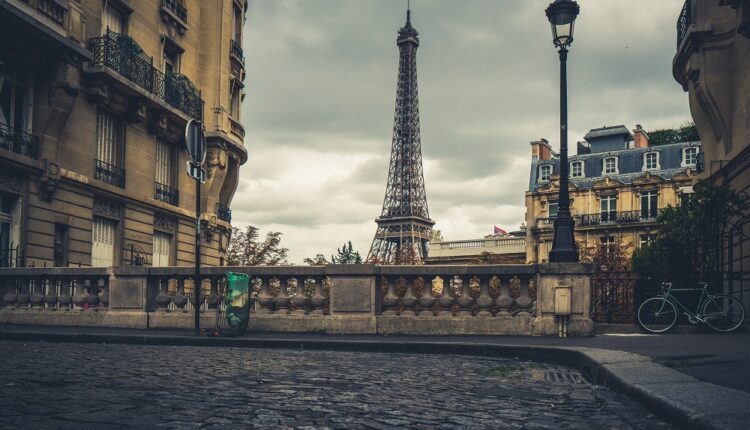 Coronavirus et voyage : la Belgique place Paris en "zone rouge"