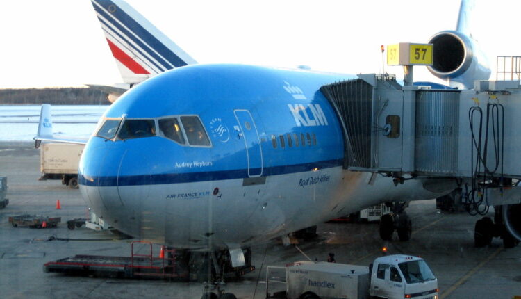 Les Pays-Bas mettent en doute la survie d'Air-France-KLM, la France répond