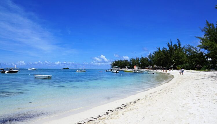 Île Maurice : seuls les touristes longue durée pourront accéder à l’île en octobre