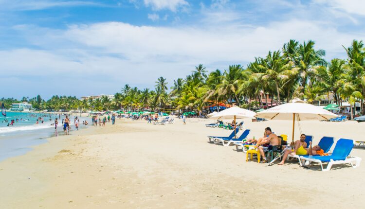 Air Caraïbes rouvre Punta Cana, reporte Saint Domingue et Cuba