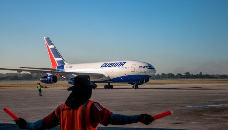 Cuba rouvre l'aéroport de La Havane et annonce une taxe sanitaire
