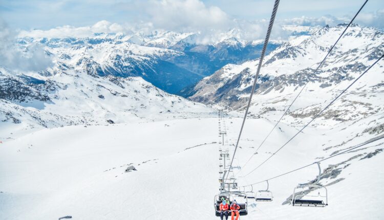 Sports d’hiver : les stations de ski veulent des tests antigéniques