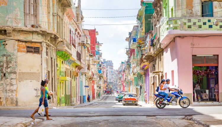 Cuba met fin à son système de double monnaie