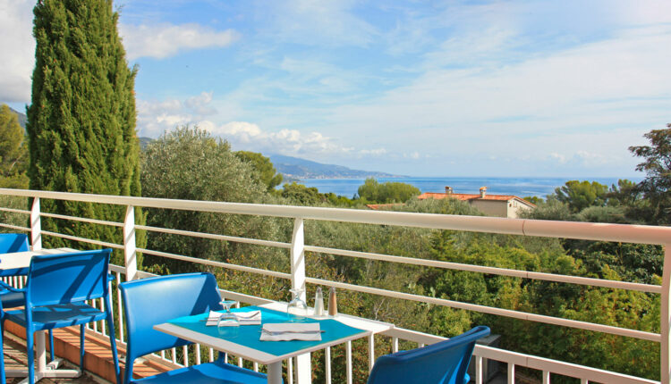 Terrasse du restaurant de la résidence