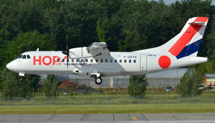 Air France : les salariés manifestent contre la fermeture des bases de province