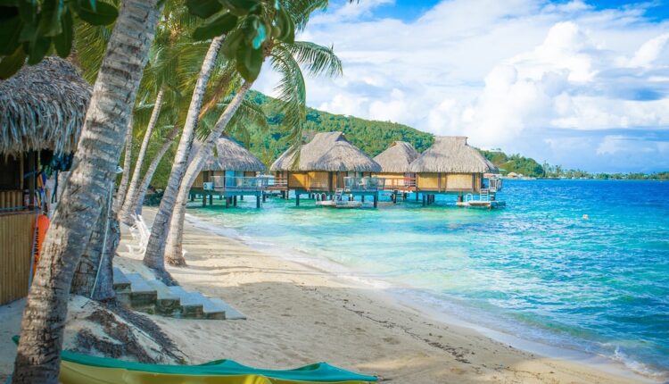 Polynésie : pas de réouverture aux touristes français avant l’immunité collective des habitants