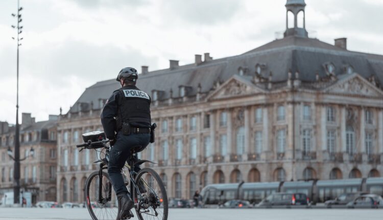 SNCF : des billets gratuits pour les policiers armés mais plus pour les cheminots ?
