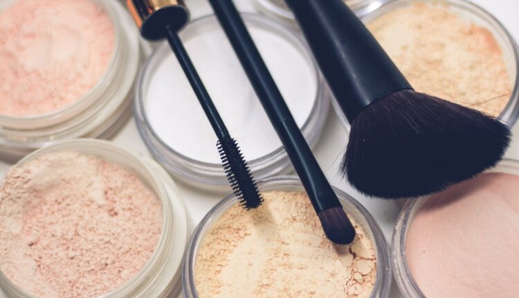 Brésil : la compagnie devra payer maquillage et épilation à ses hôtesses
