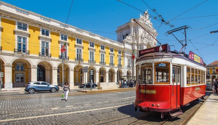 Le Portugal allège les restrictions pour les voyageurs européens
