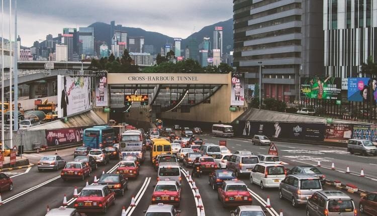 Hong Kong lève l'interdiction de vols en provenance de neuf pays en avril