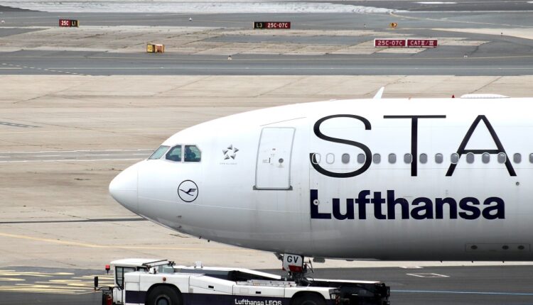 Aérien : Lufthansa divise ses pertes de 2021 par trois