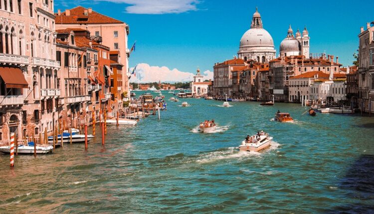 Venise va interdire les magasins pour touristes