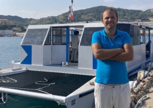 Le Paradis des bulles : un bateau électrique pour une plongée plus propre