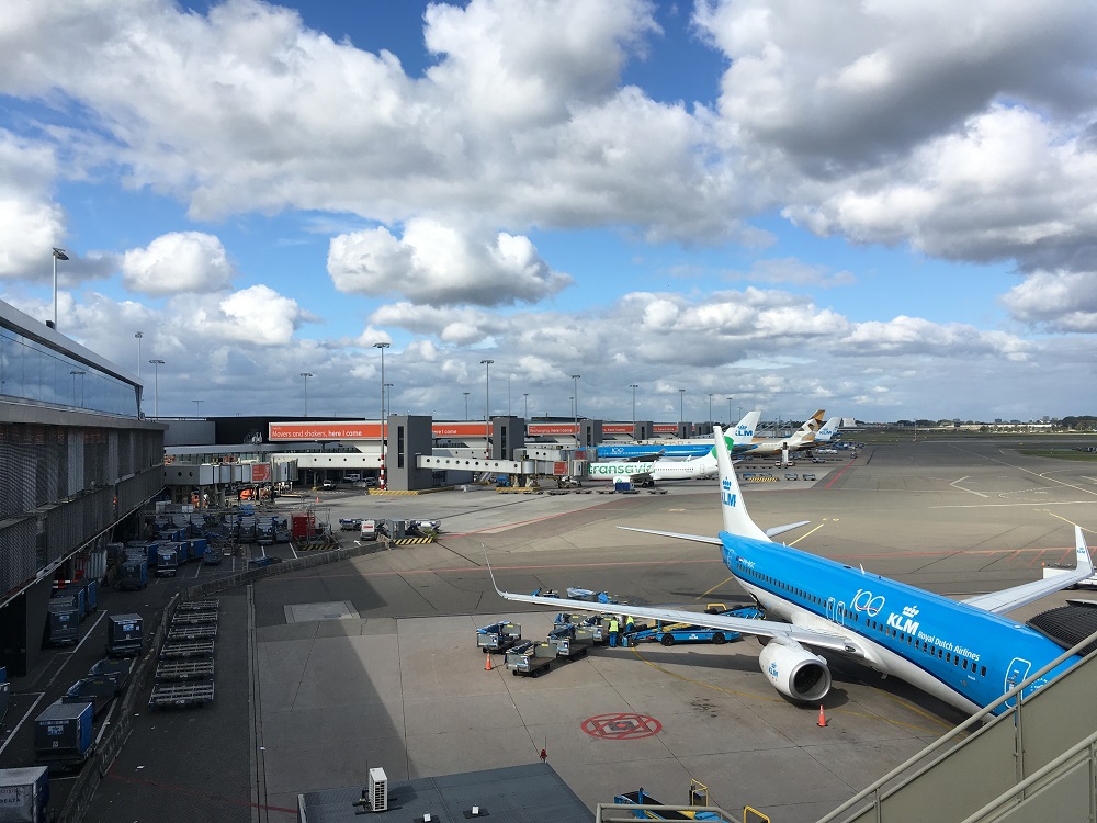 Nederland schrapt vluchten naar Amsterdam, luchtvaartmaatschappij boos