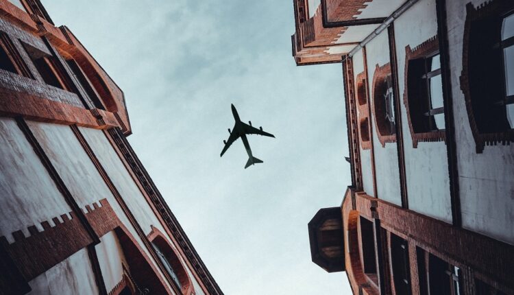 Lettre ouverte à Elisabeth Borne : comme à l’aéroport d’Amsterdam, le trafic aérien doit être plafonné à Roissy