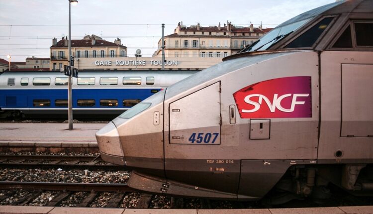 Grève SNCF : 60 % des TGV et Intercité sont annulés ce week-end !