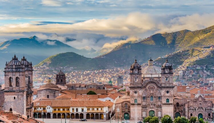 Le Chili annonce un vol charter pour évacuer de Cusco des touristes
