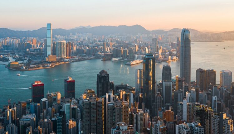 Hong Kong annonce un allègement des mesures sanitaires