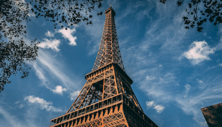 tour eiffel nombre de visiteurs par an