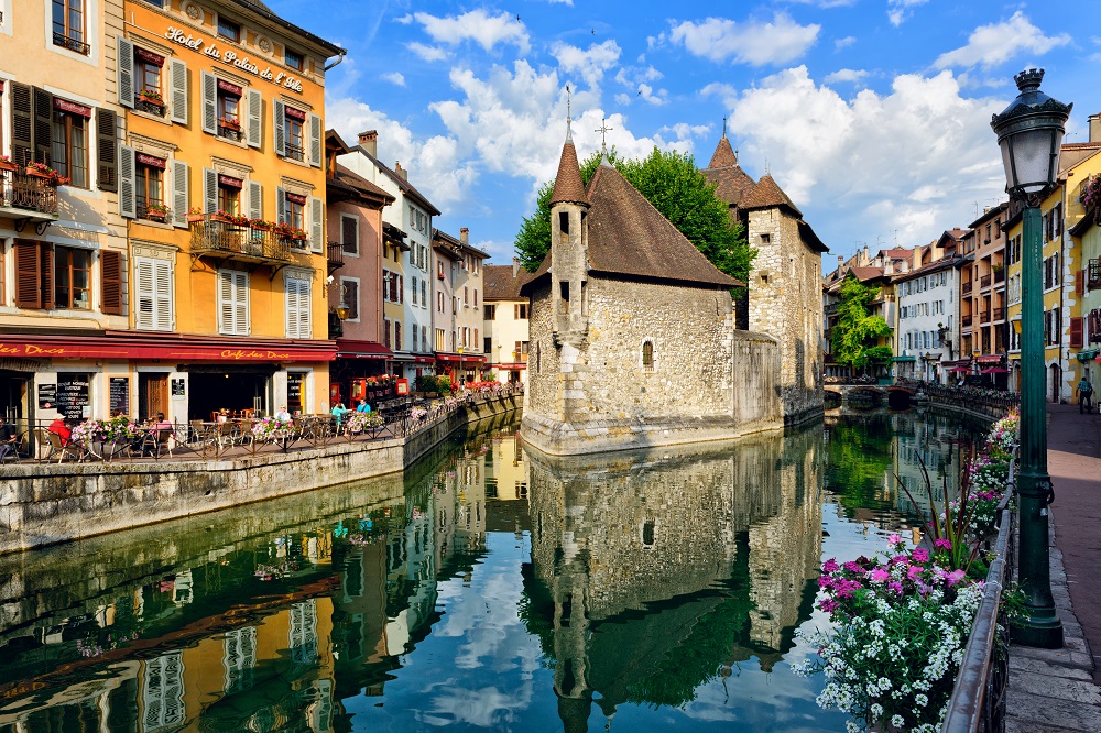 Airbnb annecy france