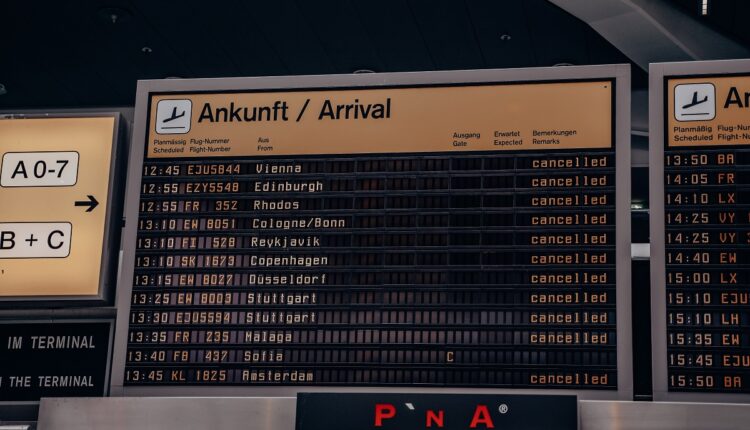 Allemagne : près de 350 vols annulés ce lundi à cause d'une grève