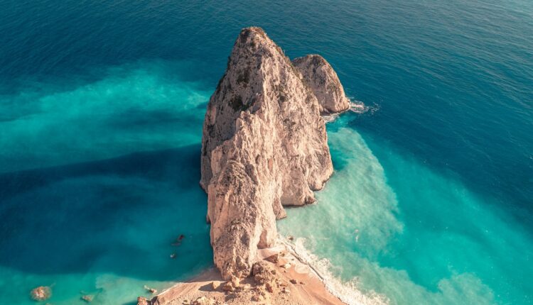 Grèce : une célèbre baie de l’île de Zante fermée aux touristes