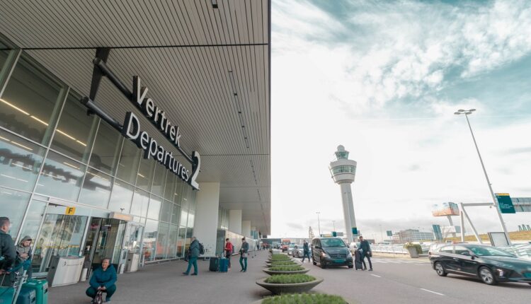 L'aéroport d'Amsterdam-Schiphol interdit les jets et les vols de nuit