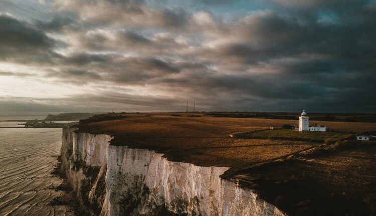 https://www.lechotouristique.com/article/angleterre-le-port-de-douvres-accuse-la-france-de-ruiner-les-vacances