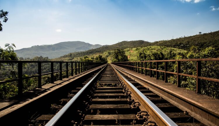 Le patron de la SNCF veut faire payer l'aérien pour rénover les rails