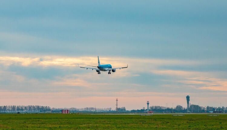 La justice n'autorise pas La Haye à réduire le nombre de vols à Schiphol