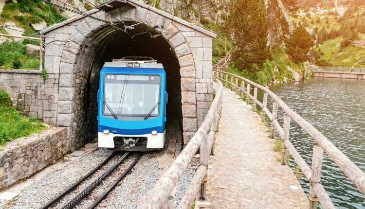 PouEspagne : des billets de trains à moitié prix pour faire voyager les jeunesr faire voyager les jeunes, l'Espagne réduit le prix des billets de trains