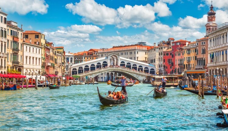 Pour lutter contre le tourisme de masse, Venise interdit les groupes de 25 personnes