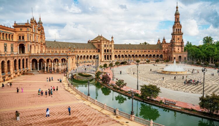 Espagne : la Plaza de España à Séville bientôt payante ?