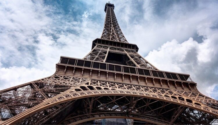Paris : la tour Eiffel ouvre les ventes pour la période olympique